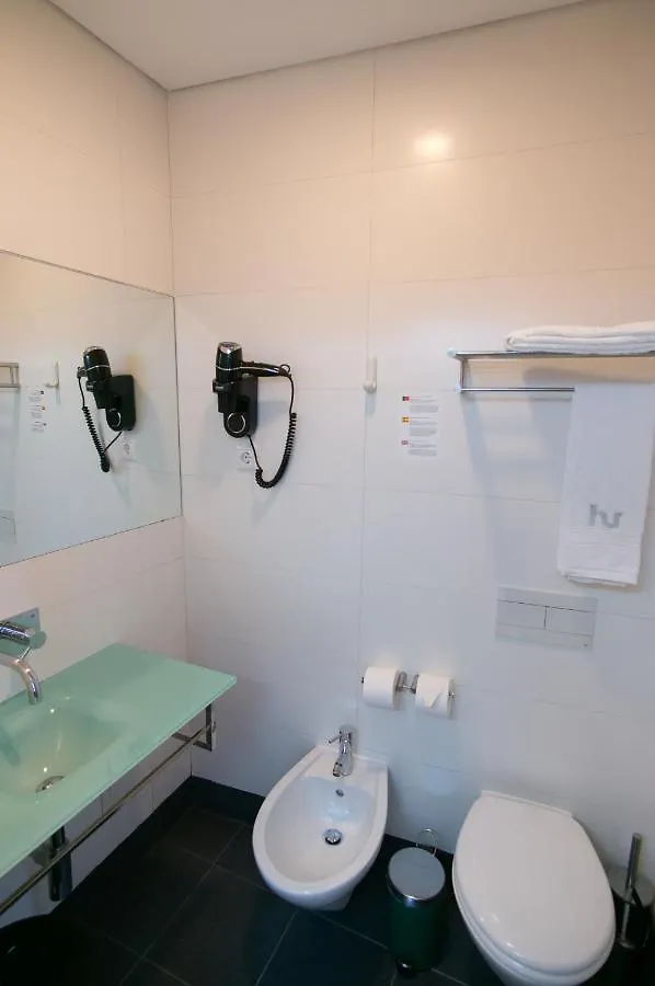 קוימברה Hotel Vitoria 3*,  פורטוגל