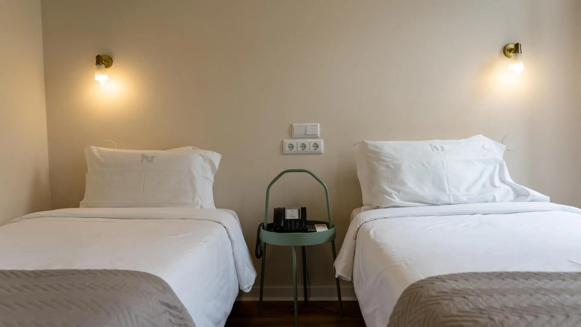 קוימברה Hotel Vitoria 3*,  פורטוגל