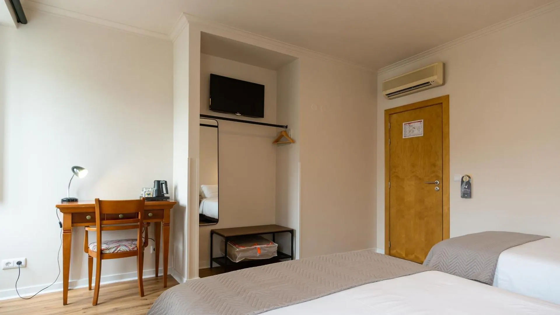 ***  Hotel Vitoria Coimbra Portugal